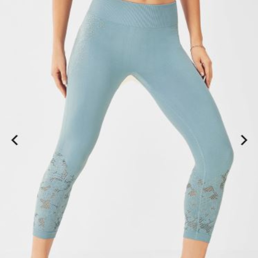 NWT Fabletics Seamless Floral Capri XXS-XS
